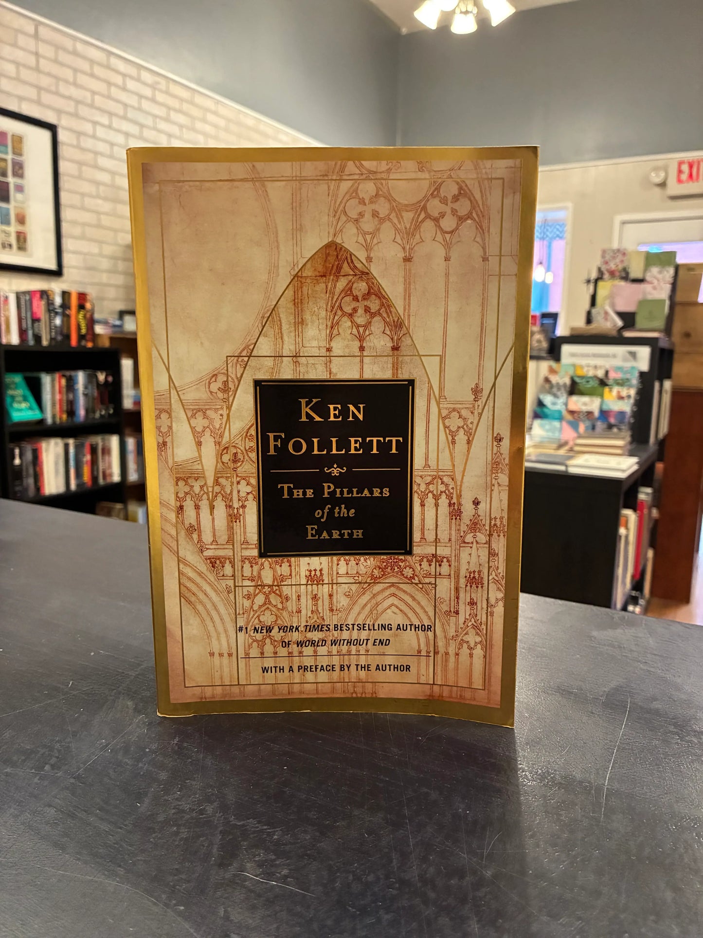 The Pillars of the Earth - Ken Follett - gold border