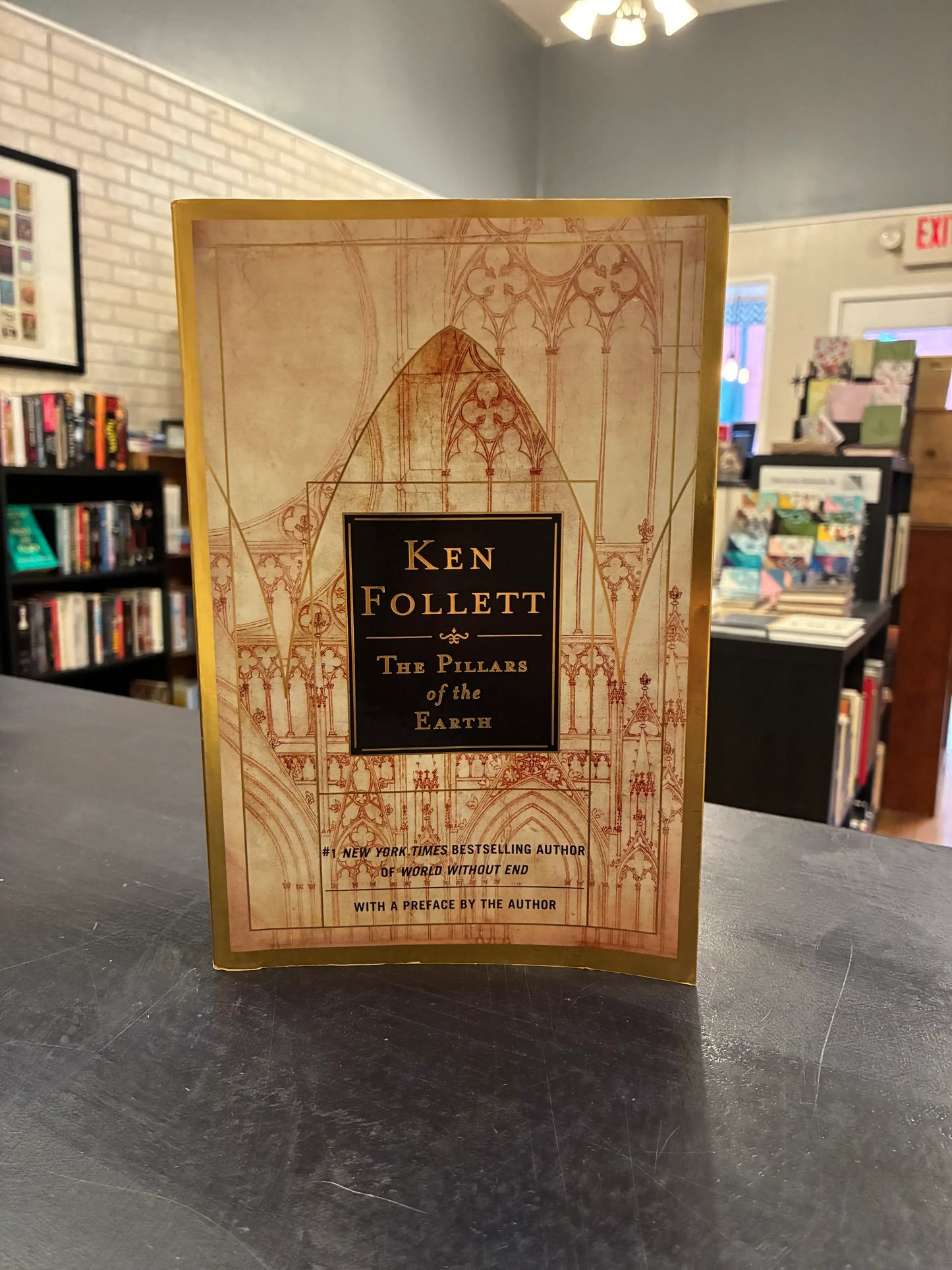 The Pillars of the Earth - Ken Follett - gold border