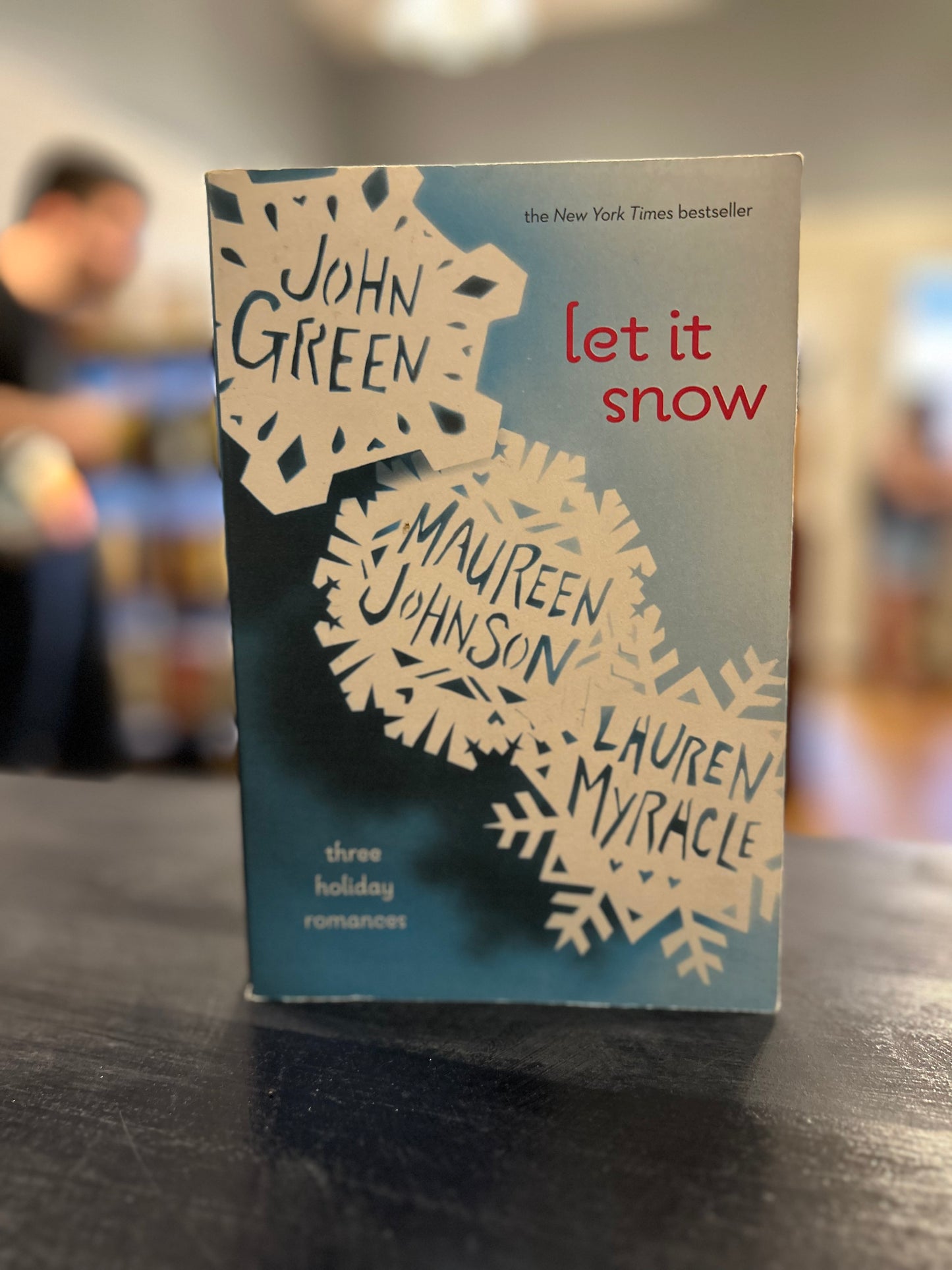 Let it Snow - John Green, Maureen Johnson, Lauren Myracle.