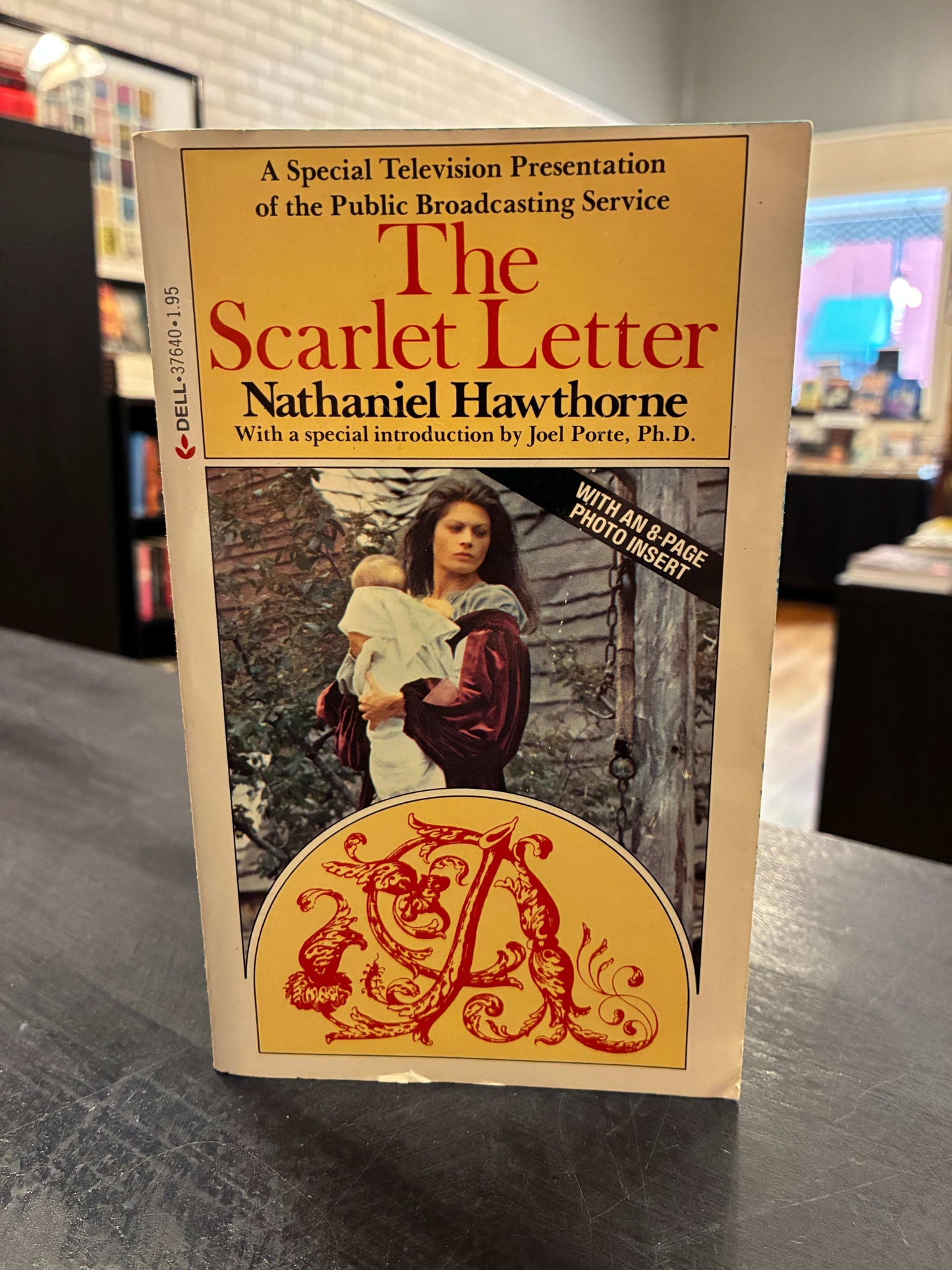 The Scarlet Letter - Nathaniel Hawthorne