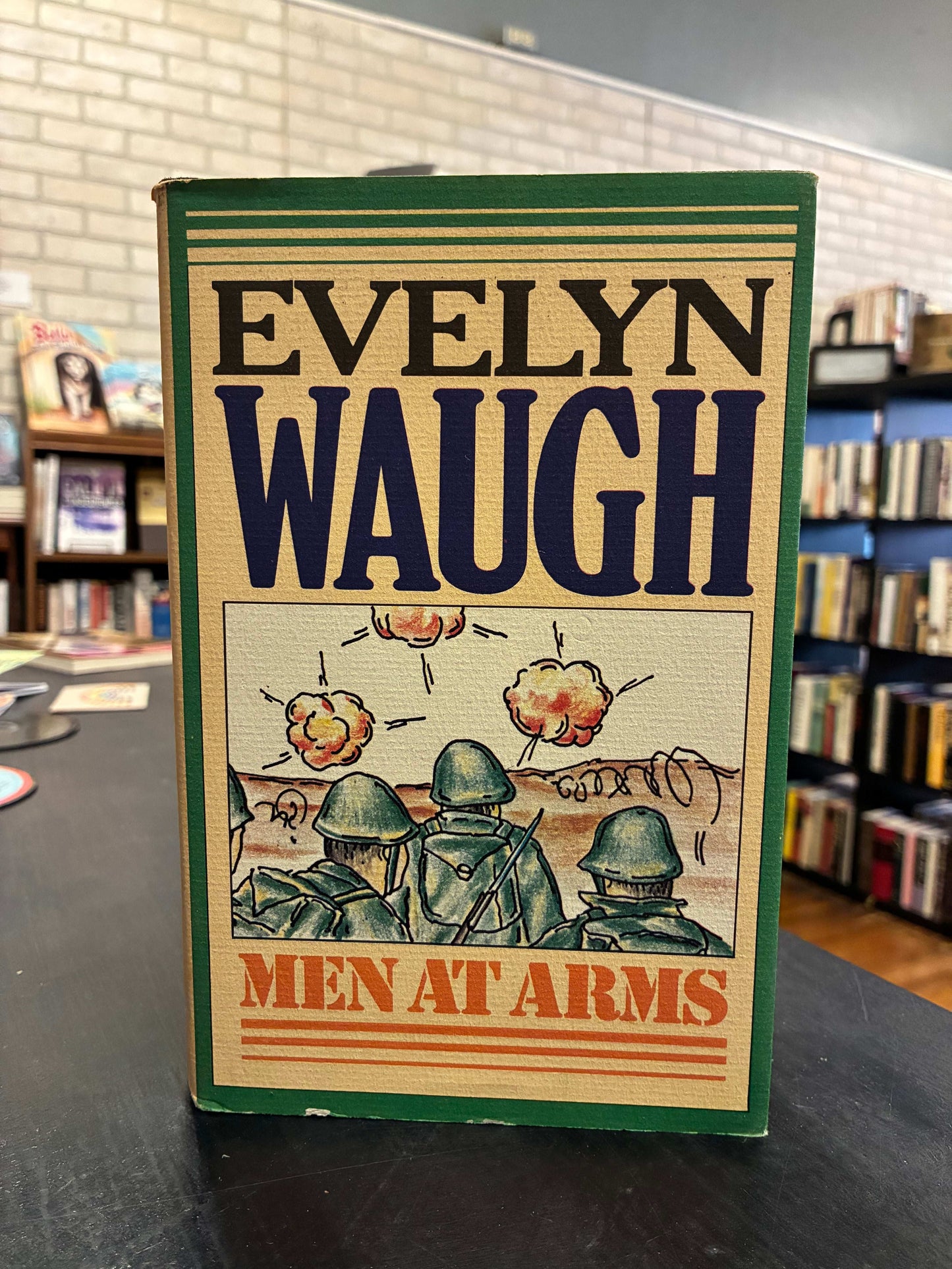 MEN AT ARMS - EVELYN WAUGH