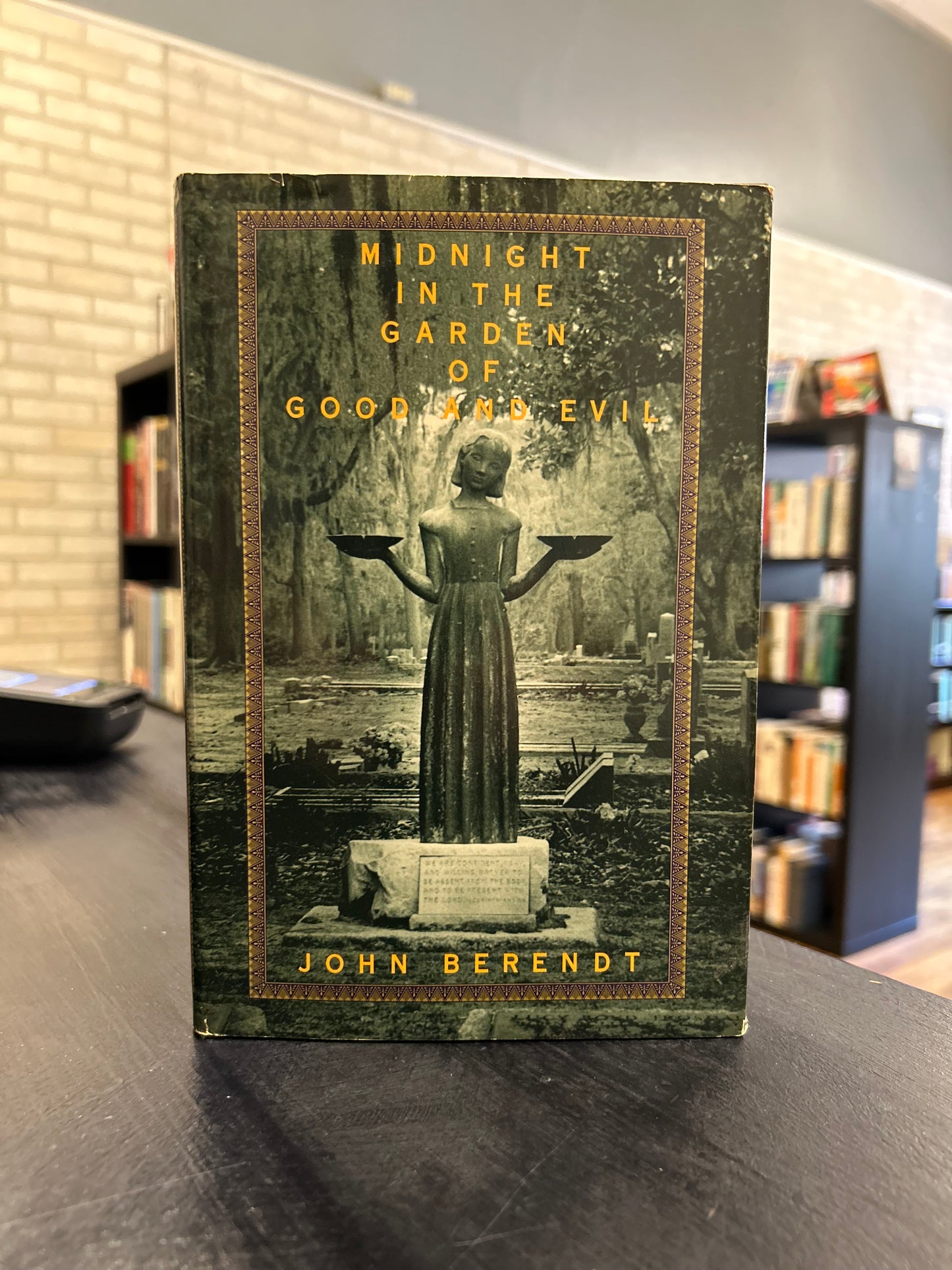 Midnight in the Garden of Good and Evil - John Berendt HC