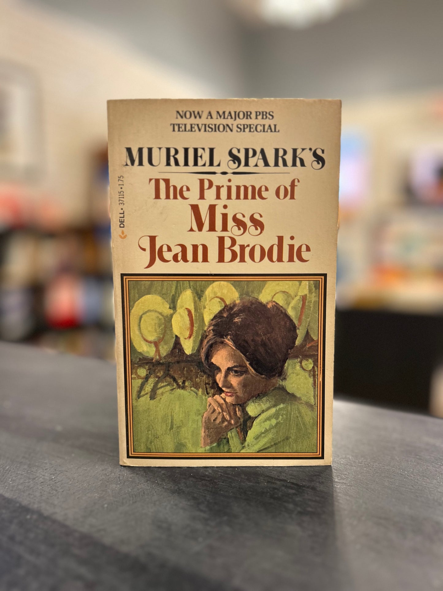 The Prime of Miss Jean Brodie - Muriel Spark