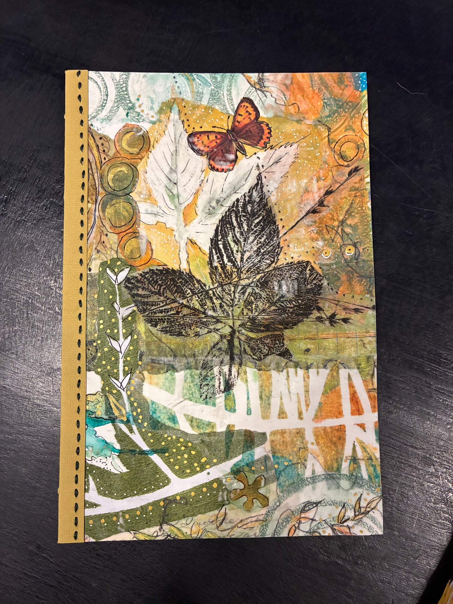 Carmen - Sue King - Gold edge - Leaf - Butterfly