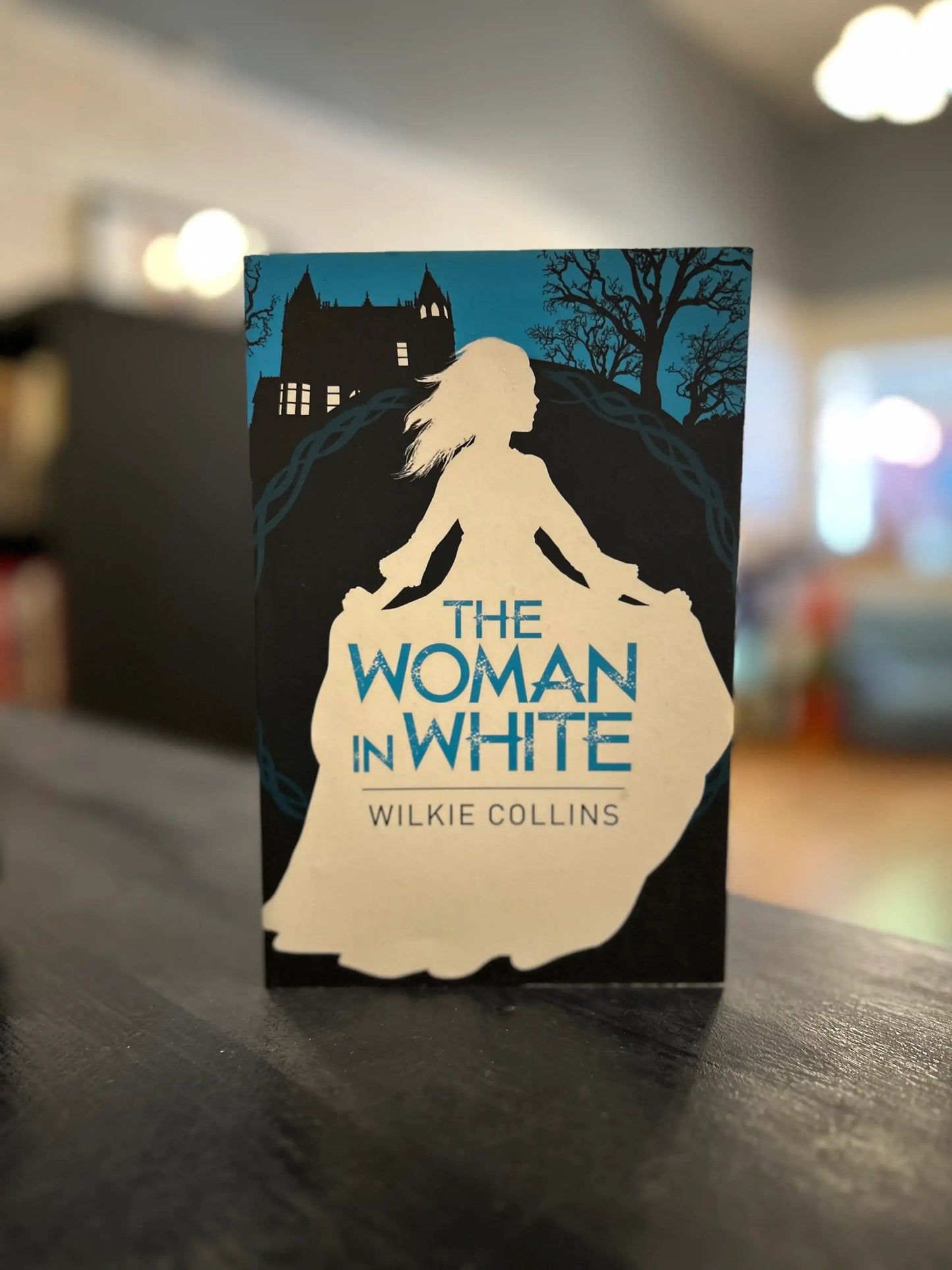 The Woman in White - Wilkie Collins - Arcturus