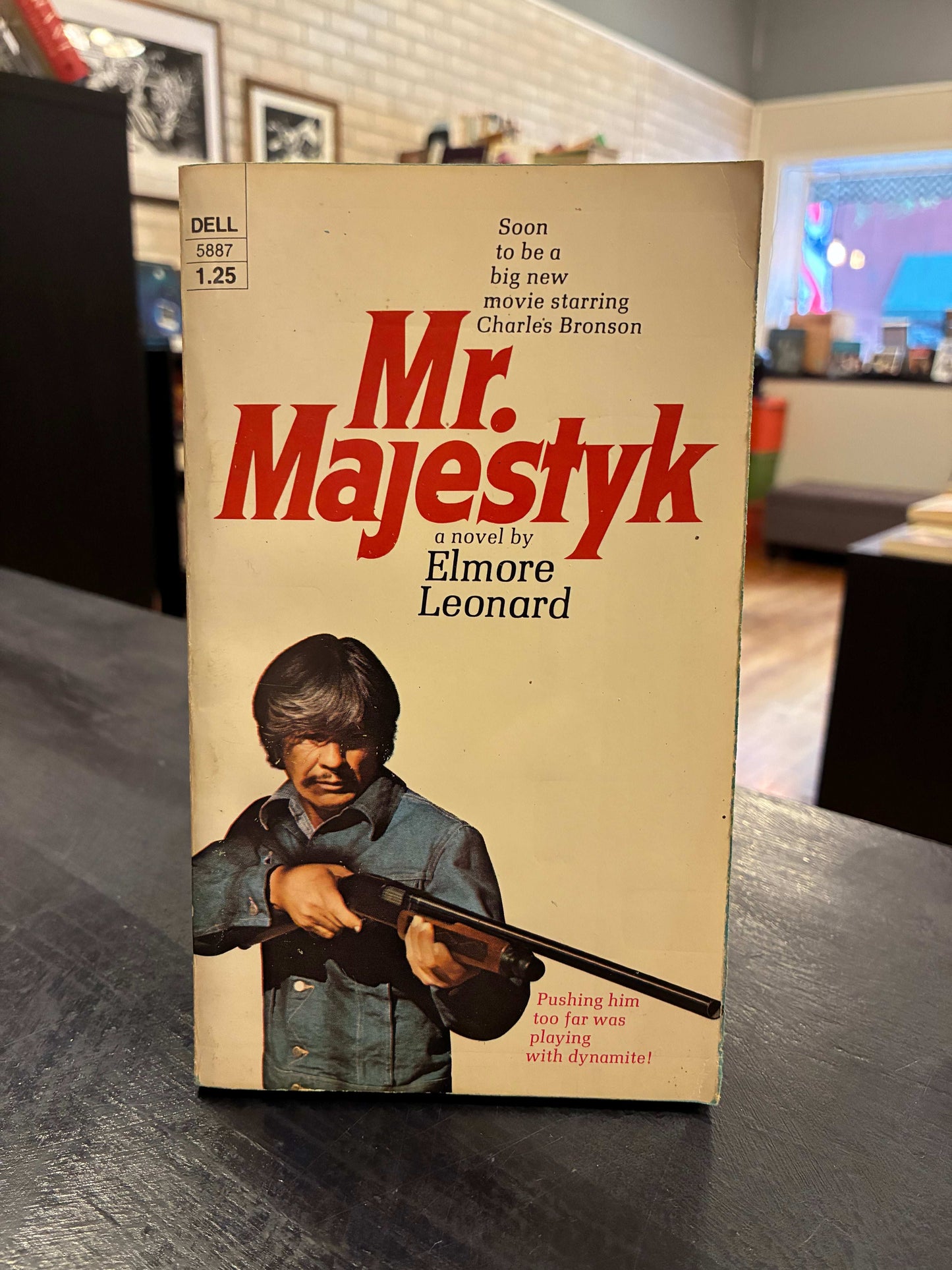 Mr. Majestyk - Elmore Leonard