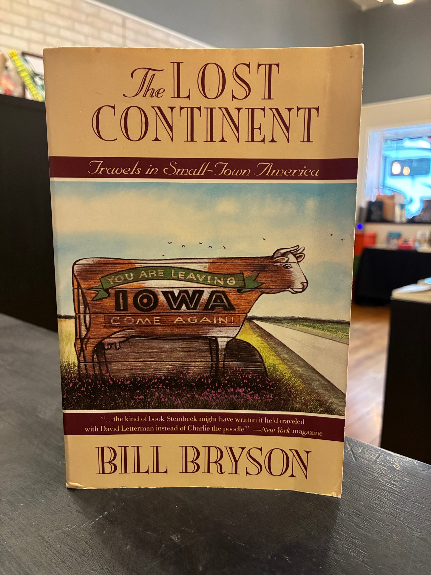 The Lost Continent: Travels in Small-Town America - Bill Bryson - Tan - TP