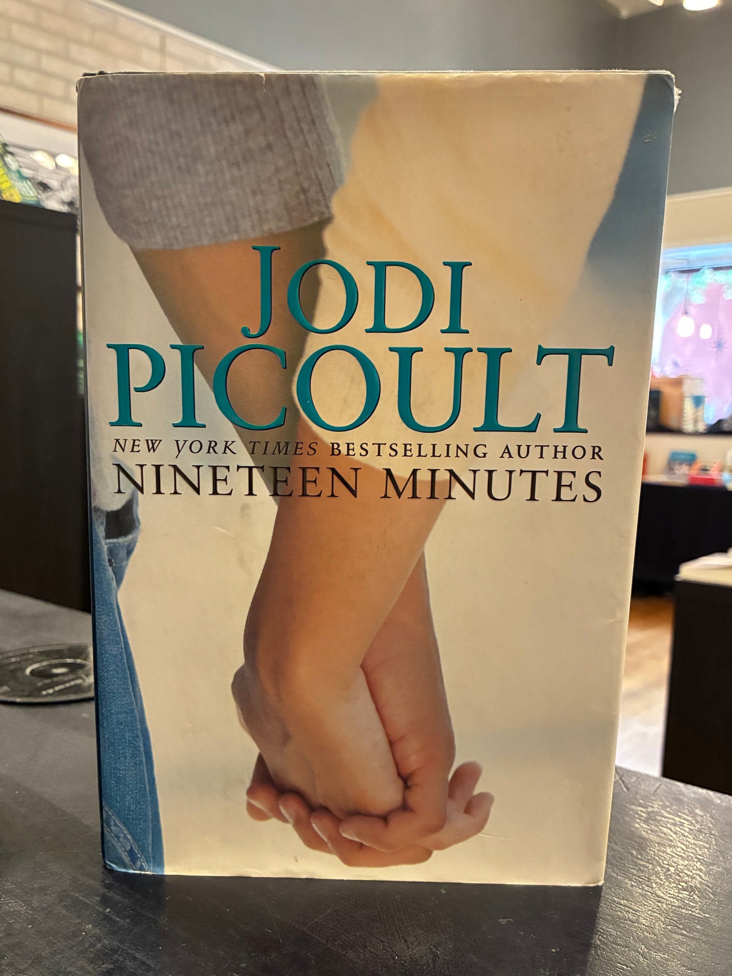 Nineteen Minutes - Jodi Picoult