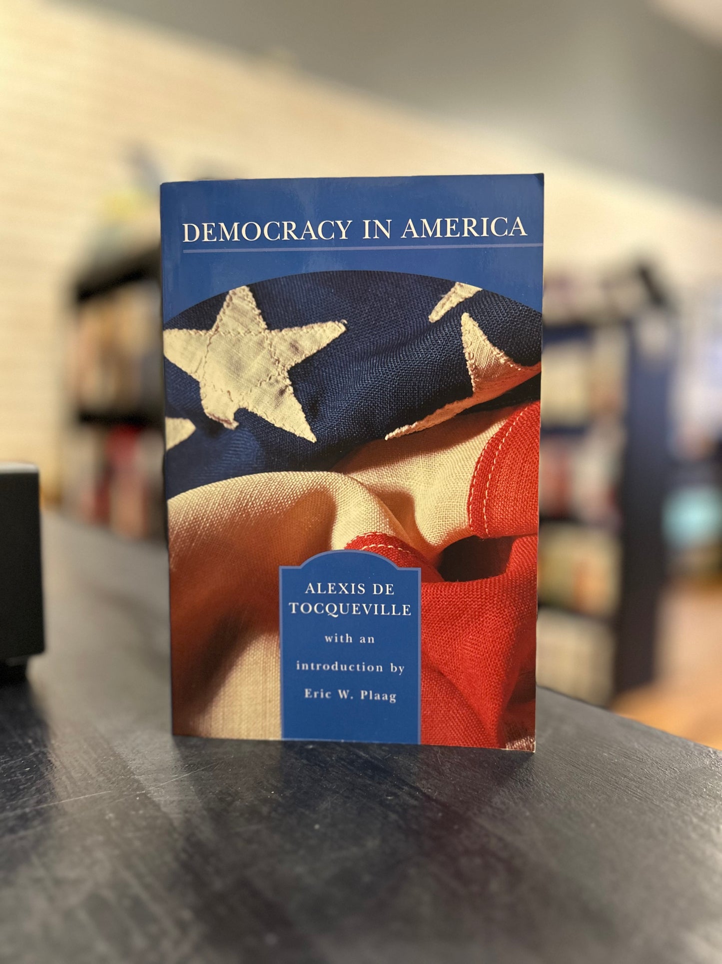 Democracy in America - Alexis de Tocqueville. Paperback.