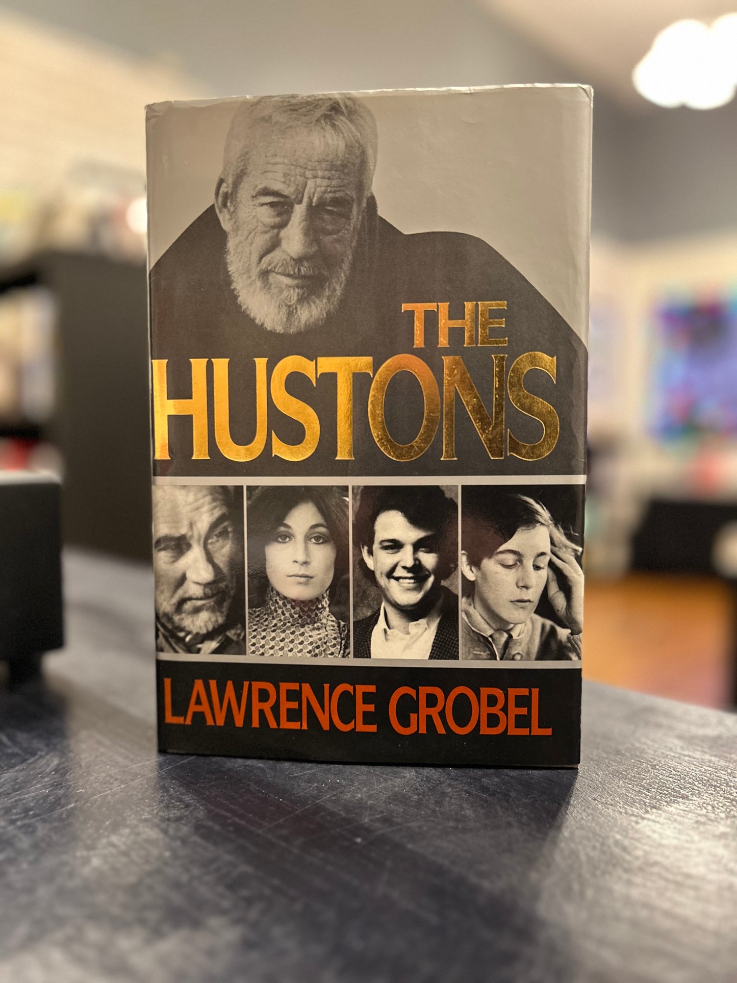 The Hustons - Lawrence Grobel