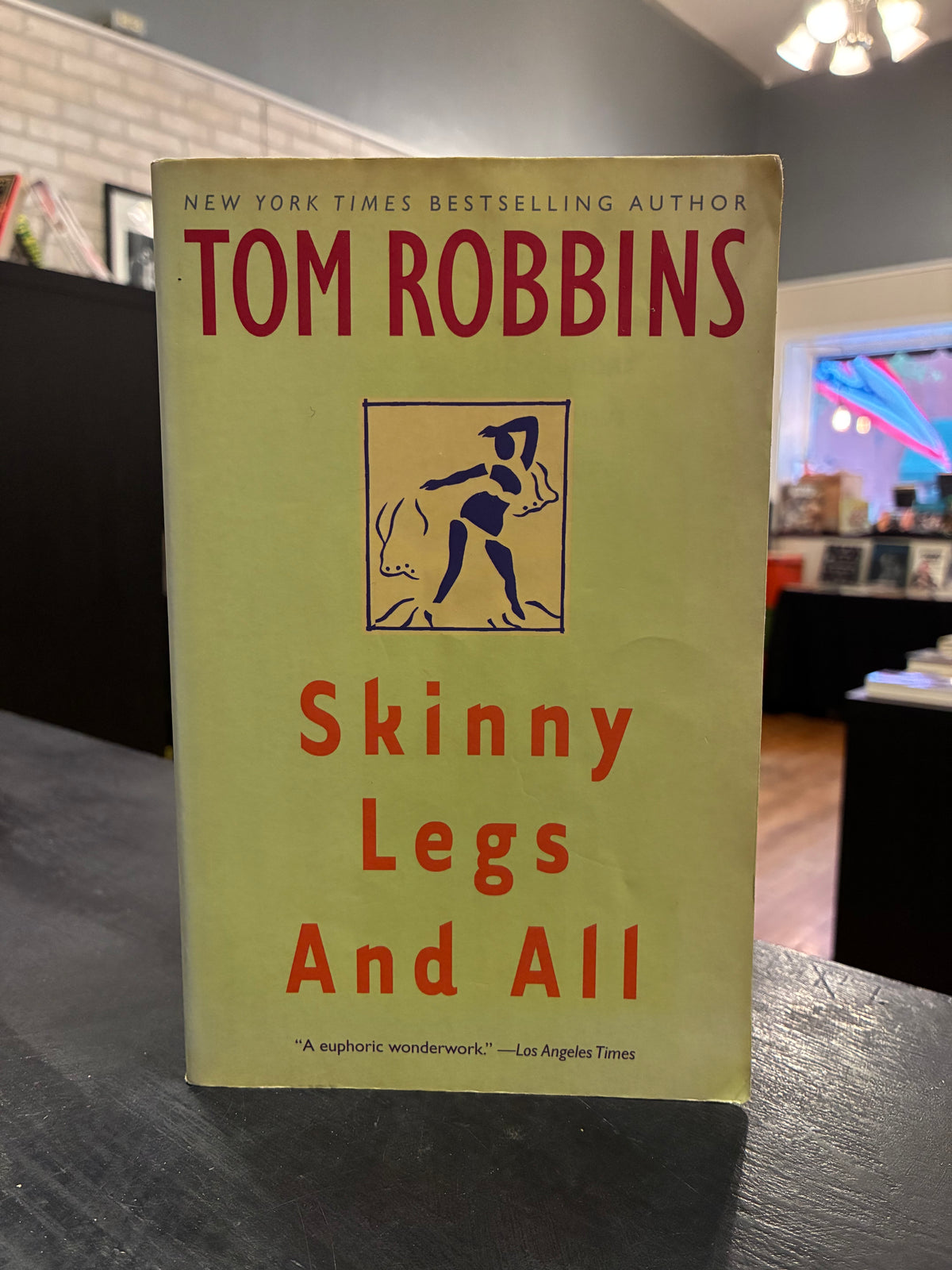Skinny Legs and All - Tom Robbins