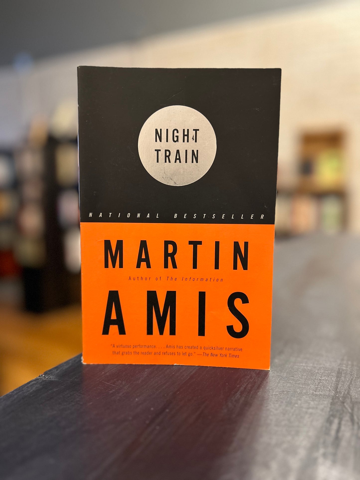 Night Train - Martin Amis