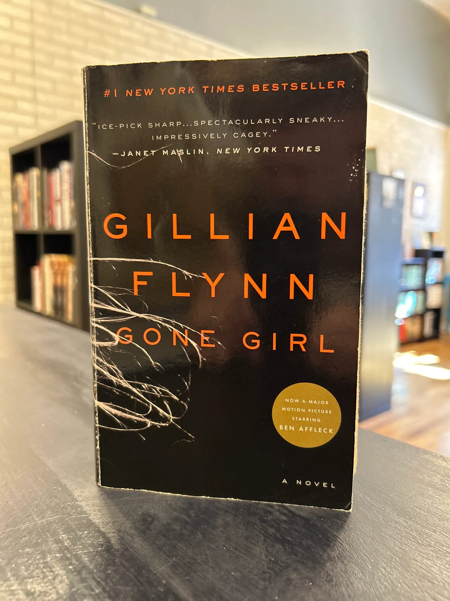 Gone Girl - Gillian Flynn black tp