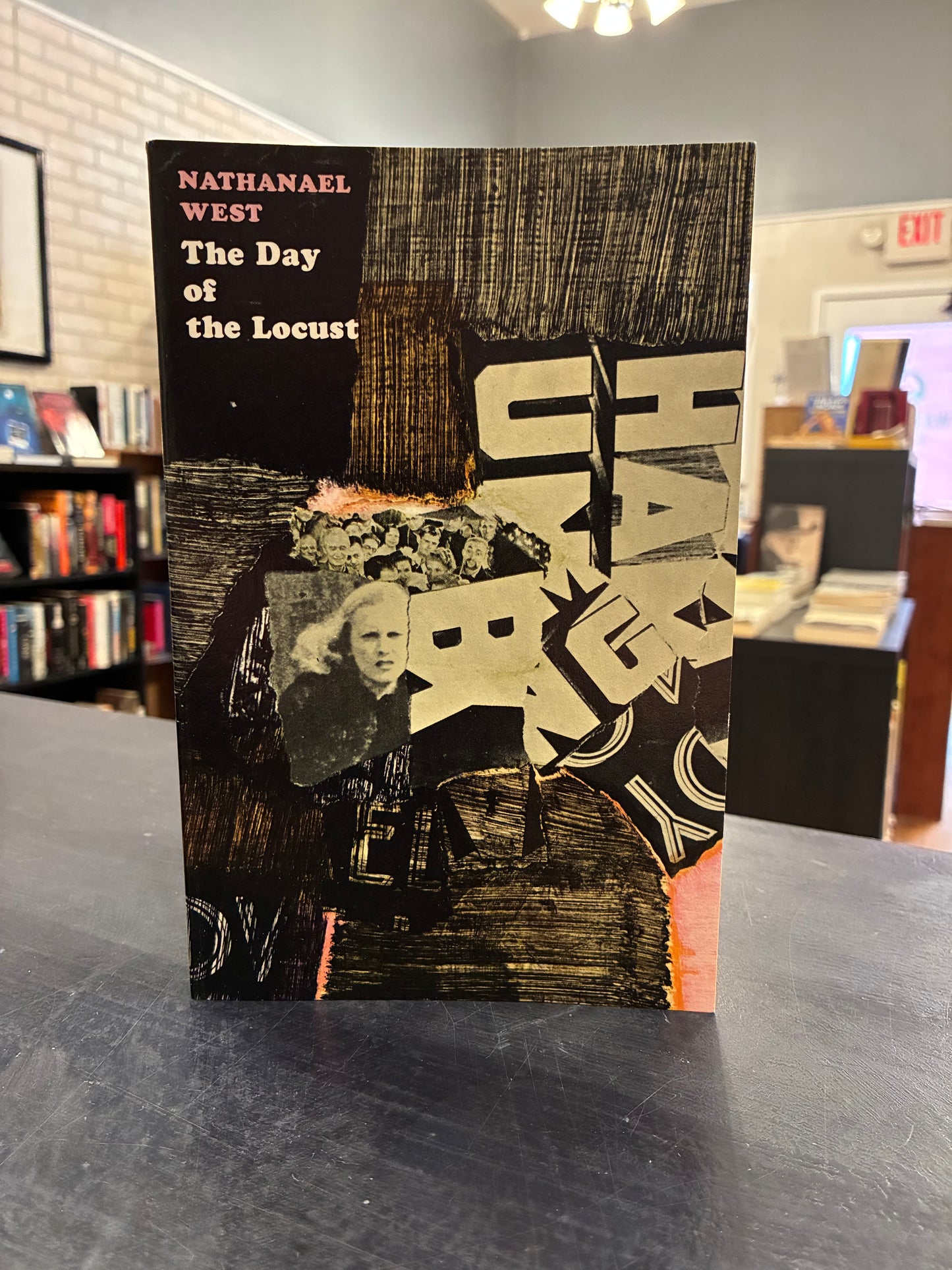 The Day of the Locust - NATHANAEL WEST