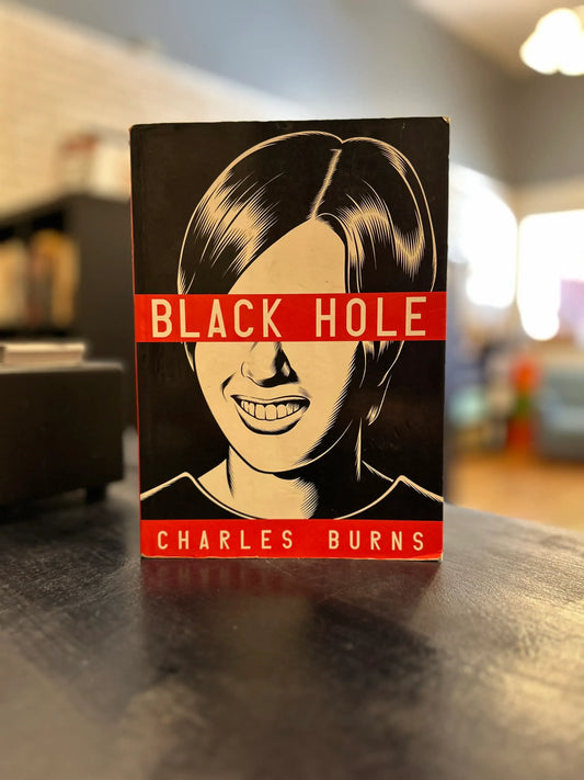 Black Hole - Graphic Novel - Charles Burns