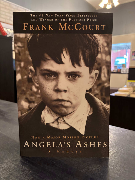 Angela's Ashes - Frank McCourt - Paper - black cover