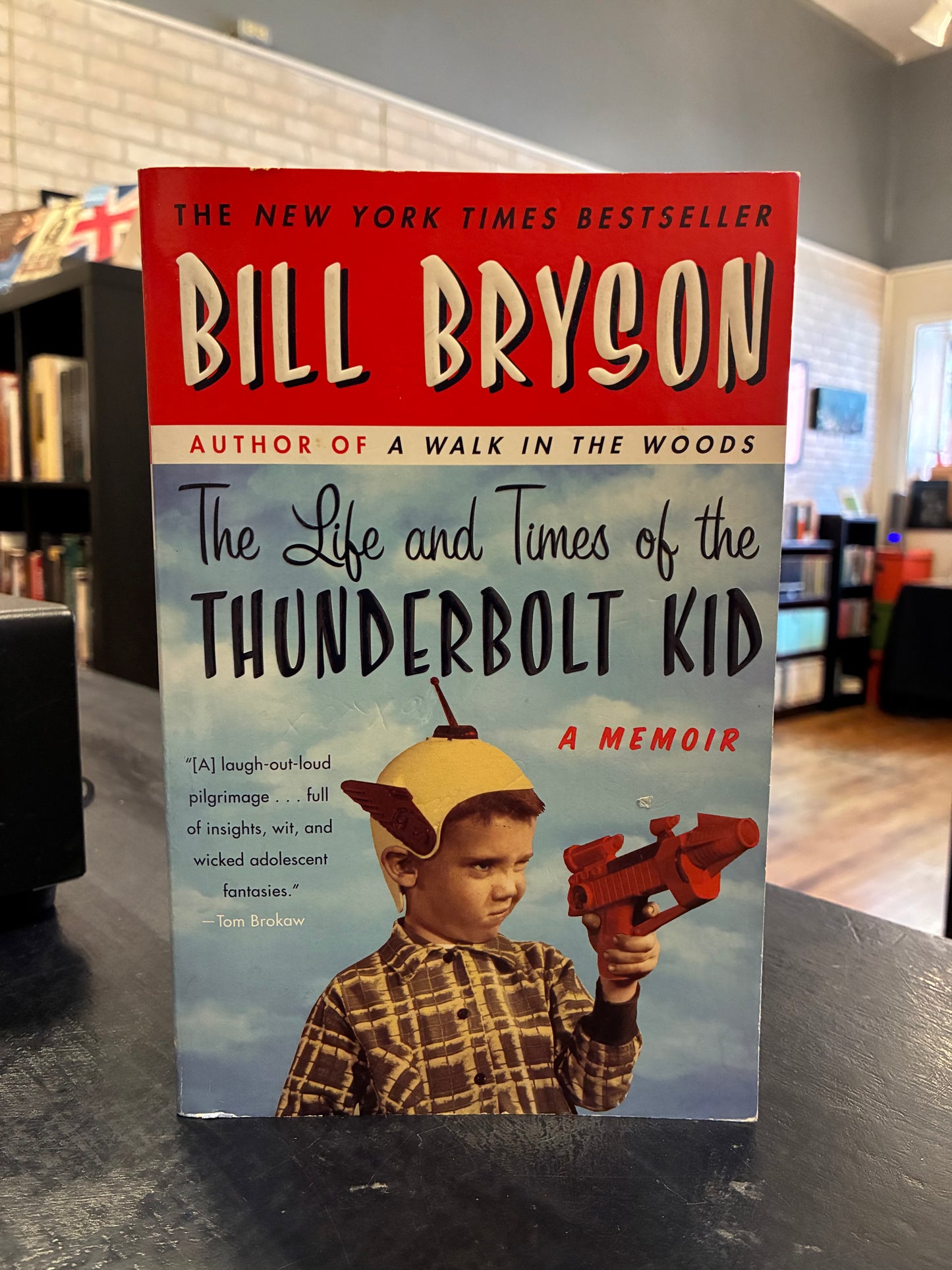 The Life and Times of the Thunderbolt Kid -  Bill Bryson - Red Top