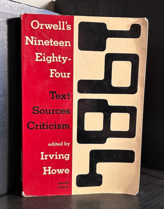 1984 - George Orwell - with notes and essays